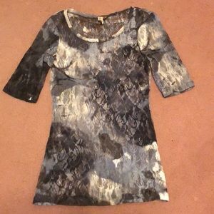 Quarter length lace shirt